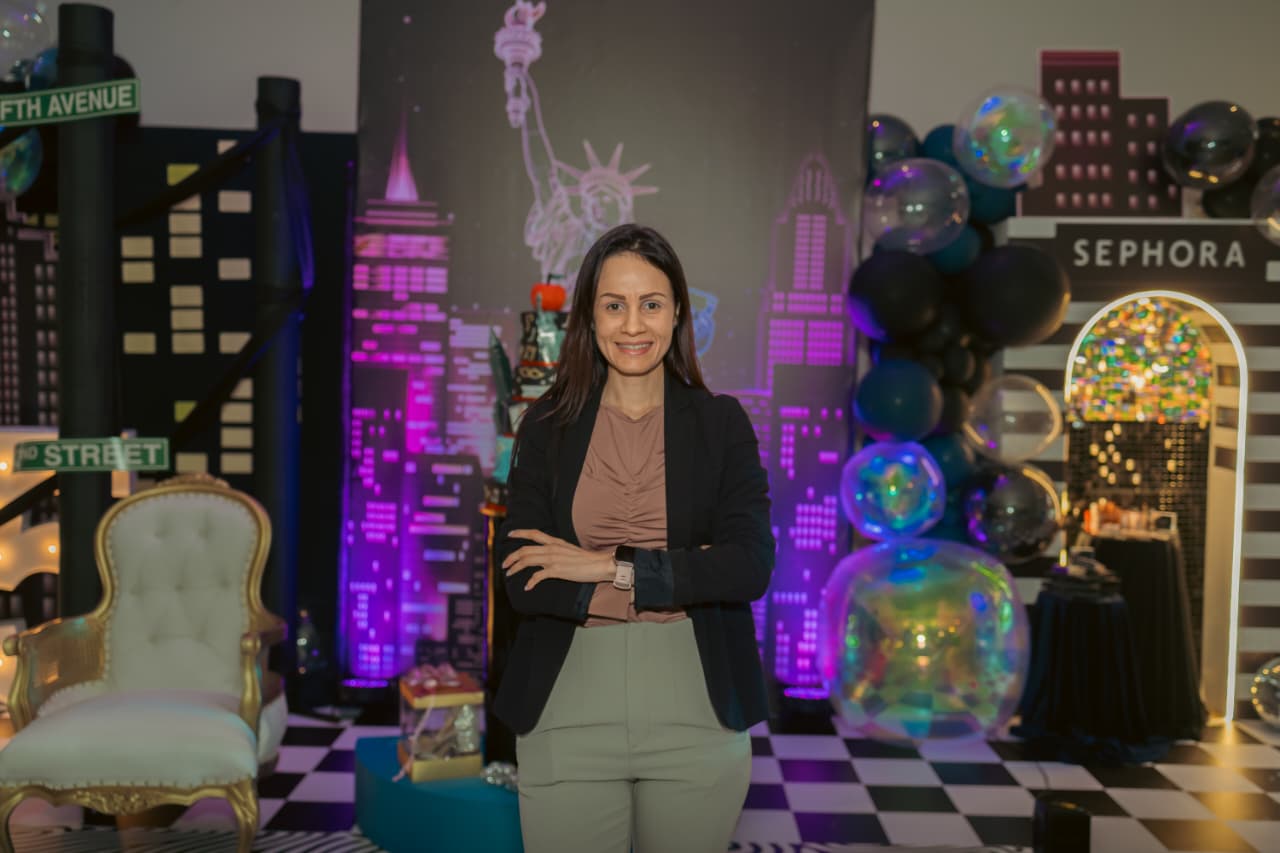 Andre, productora creativa de Gloobeland, en el montaje temático de New York del evento