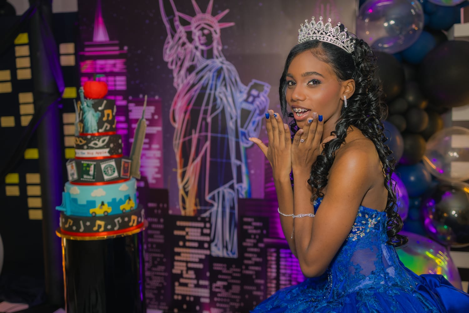 Producción escénica temática de New York por Gloobeland — Viviana 15 años